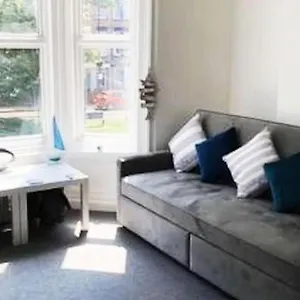 Sandy Wickets Apartment